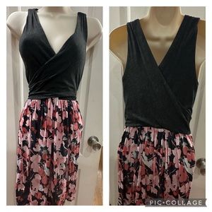 Super cute & comfy Loft, Petite Small V-Neck Dress